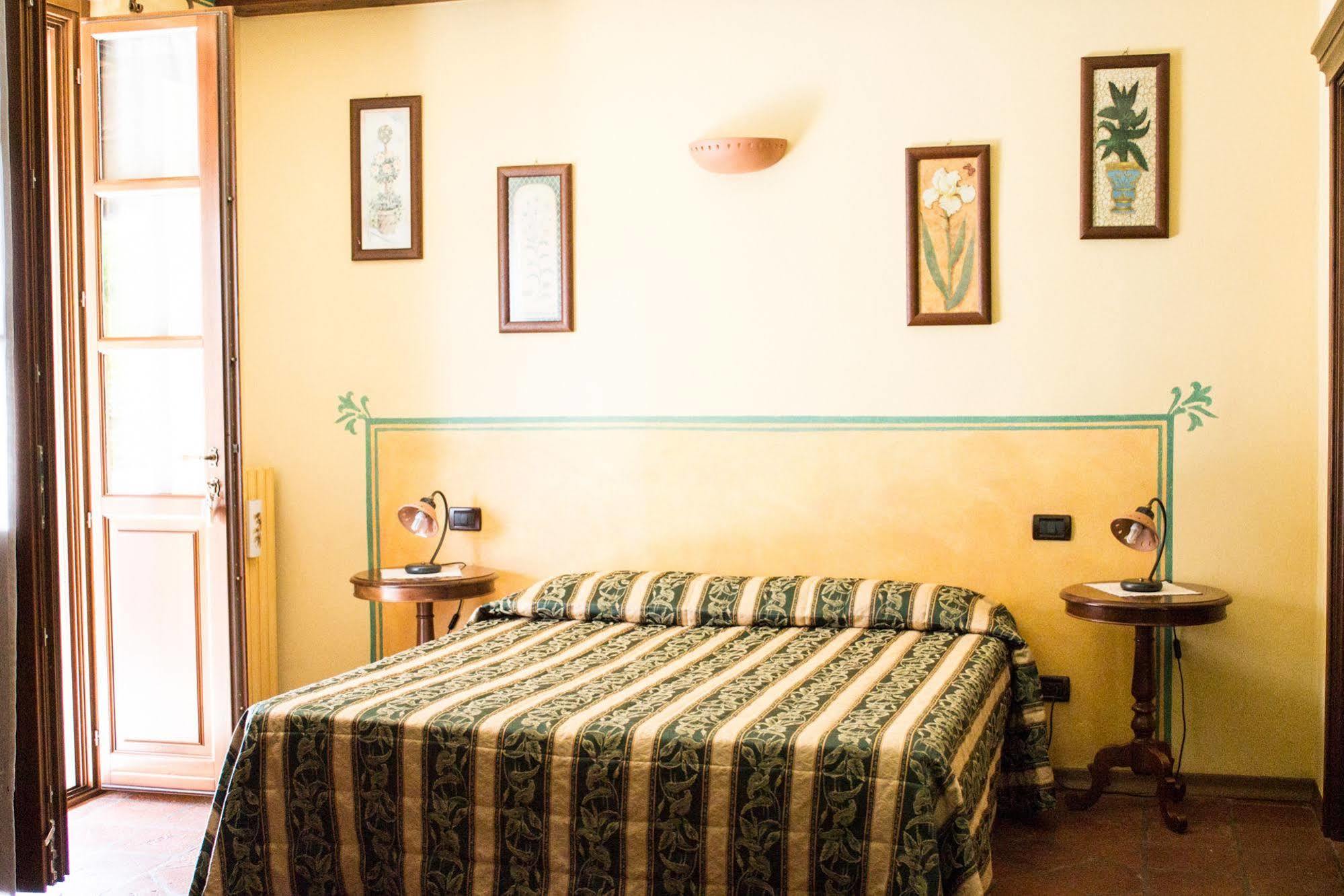 B&B Cascina Bellavista Tigliole Exterior photo